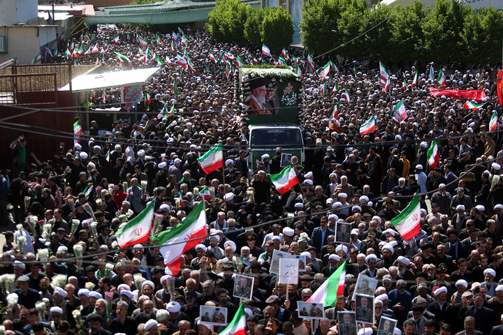 تشییع شکوهمند و خاک‌سپاری پیکر مطهر سپهبد موسوی در حرم بانوی کرامت