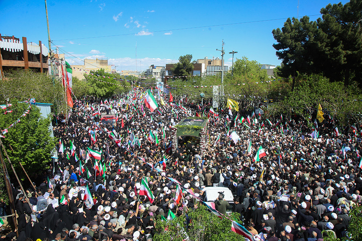 حرف دل مردم قم در تشییع پیکر مطهر سپهبد شهید موسوی