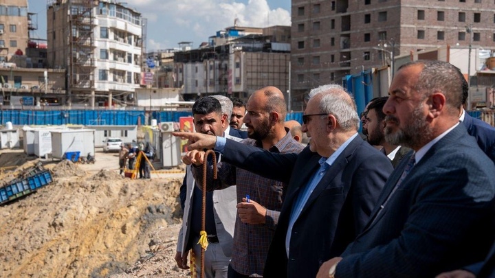 الامين العام للعتبة الحسينية يطلع ميدانيا على سير العمل في مشروع صحن الامام الحسن المجتبى(عليه السلام)