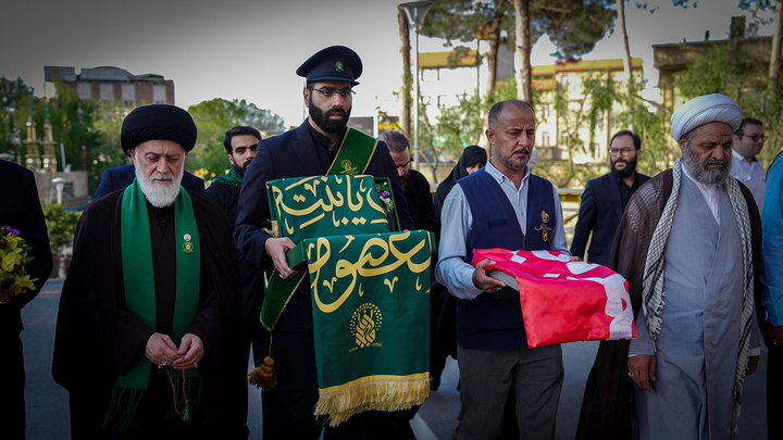 عیادت خادمان حرم‌های مطهر عباسی و فاطمی از مجروحان حملات آمریکایی صهیونی