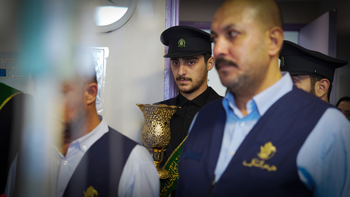 عیادت خادمان حرم‌های مطهر عباسی و فاطمی از مجروحان حملات آمریکایی صهیونی