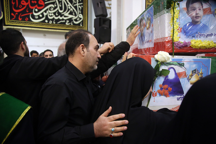 وداع با پیکر شهدای جنگ رمضان در حرم حضرت معصومه (س)