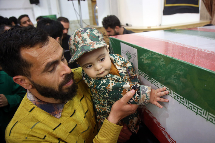 وداع با پیکر شهدای جنگ رمضان در حرم حضرت معصومه (س)