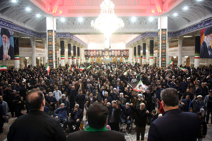 وداع با پیکر شهدای جنگ رمضان در حرم حضرت معصومه (س)