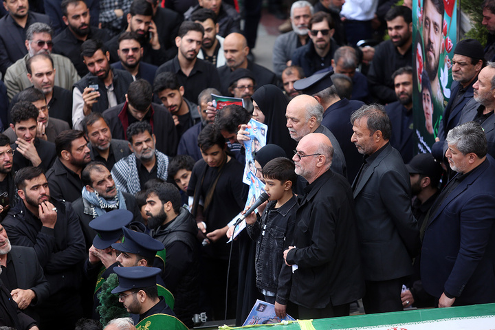 تشییع ۱۲ شهید حملات آمریکایی صهیونی به قم در حرم بانوی کرامت