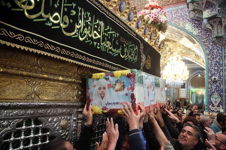 تشییع ۱۲ شهید حملات آمریکایی صهیونی به قم در حرم بانوی کرامت