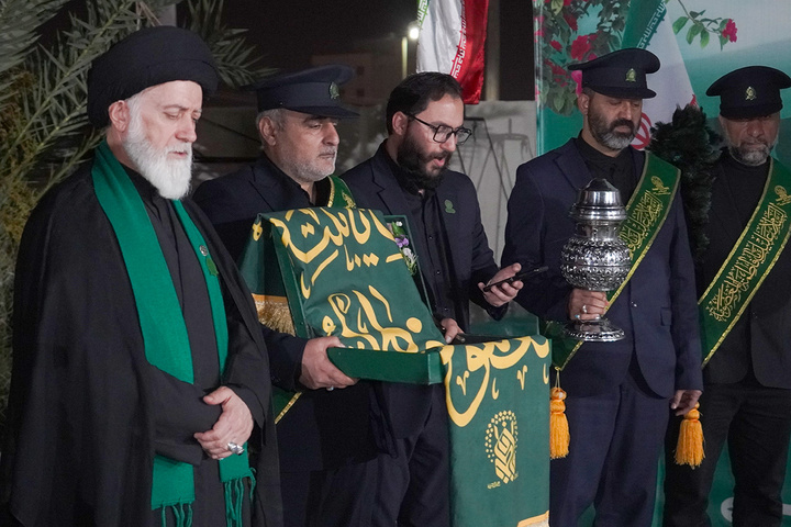 تکریم خانواده‌ شهدای میناب با حضور خادمان حرم کریمه اهل‌بیت(س)