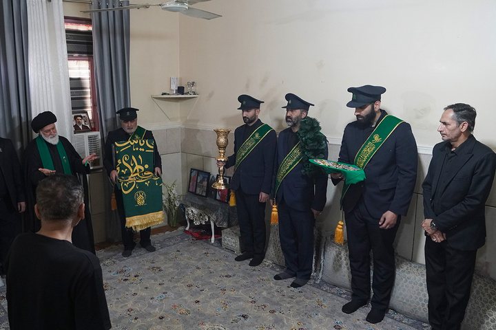 تکریم خانواده‌ شهدای میناب با حضور خادمان حرم کریمه اهل‌بیت(س)