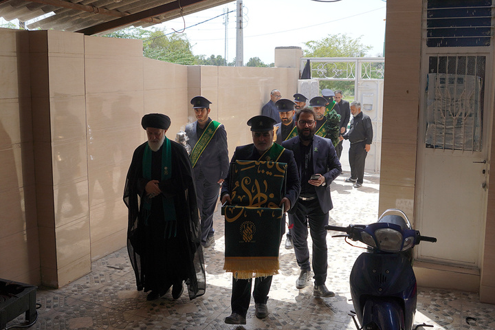 تکریم خانواده‌ شهدای میناب با حضور خادمان حرم کریمه اهل‌بیت(س)