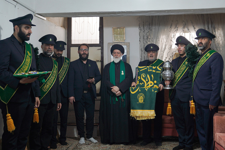 تکریم خانواده‌ شهدای میناب با حضور خادمان حرم کریمه اهل‌بیت(س)