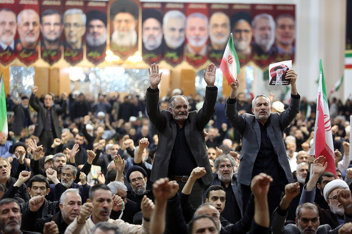 عزاداری ظهر اربعین رهبر شهید انقلاب در حرم بانوی کرامت