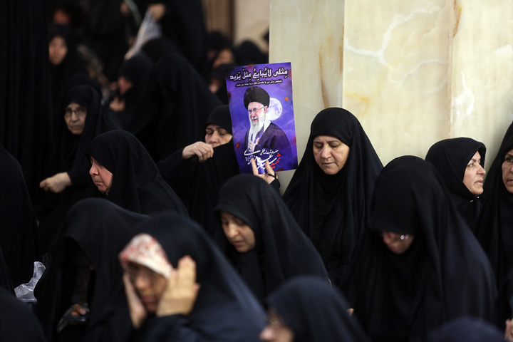 عزاداری ظهر اربعین رهبر شهید انقلاب در حرم بانوی کرامت