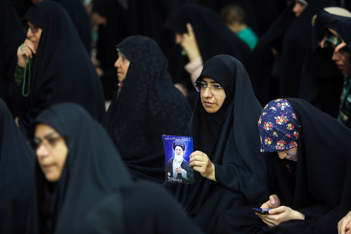 عزاداری ظهر اربعین رهبر شهید انقلاب در حرم بانوی کرامت