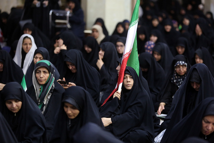 عزاداری ظهر اربعین رهبر شهید انقلاب در حرم بانوی کرامت