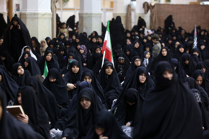 عزاداری ظهر اربعین رهبر شهید انقلاب در حرم بانوی کرامت