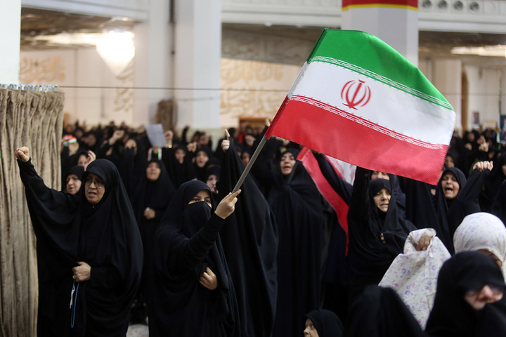 عزاداری ظهر اربعین رهبر شهید انقلاب در حرم بانوی کرامت