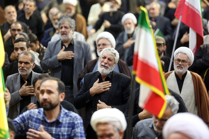 عزاداری ظهر اربعین رهبر شهید انقلاب در حرم بانوی کرامت