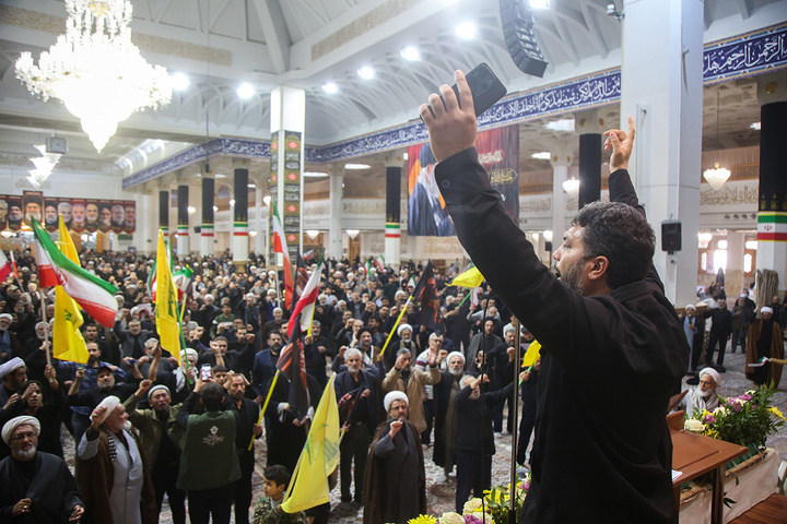 عزاداری ظهر اربعین رهبر شهید انقلاب در حرم بانوی کرامت