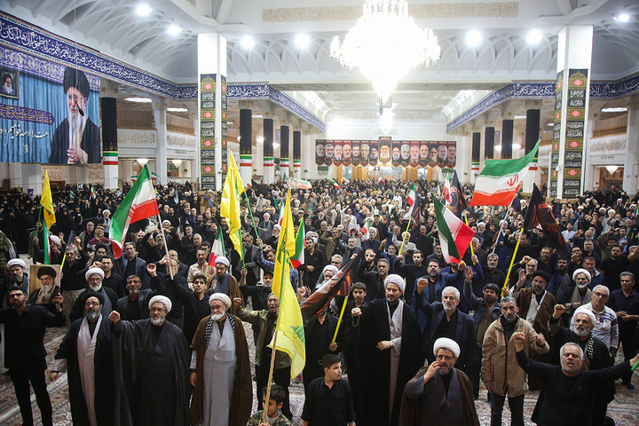 عزاداری ظهر اربعین رهبر شهید انقلاب در حرم بانوی کرامت