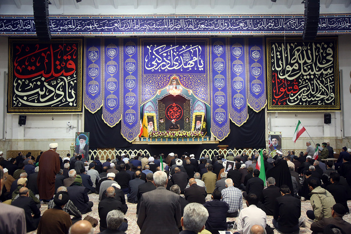 عزاداری ظهر اربعین رهبر شهید انقلاب در حرم بانوی کرامت