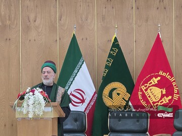 وفدُ العتبةِ الحسينيةِ المقدسة يُحيي عوائلَ الشهداء الإيرانية في مشهد