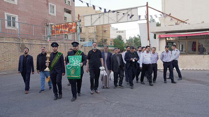 تکریم مجروحان آتشنشان جنگ رمضان توسط خادمان کریمه اهل بیت (س)