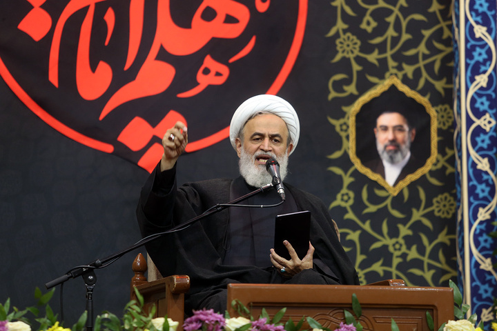 عزاداری شام اربعین امام شهید در حرم کریمه اهل بیت (س)