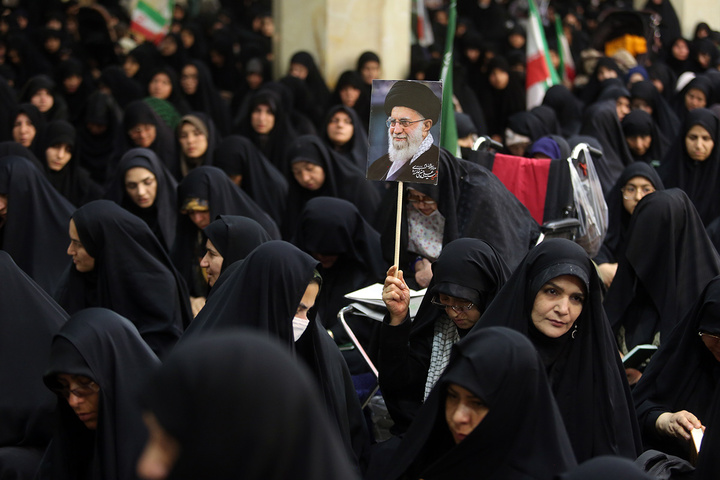 عزاداری شام اربعین امام شهید در حرم کریمه اهل بیت (س)