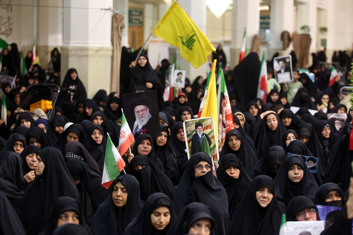 عزاداری شام اربعین امام شهید در حرم کریمه اهل بیت (س)