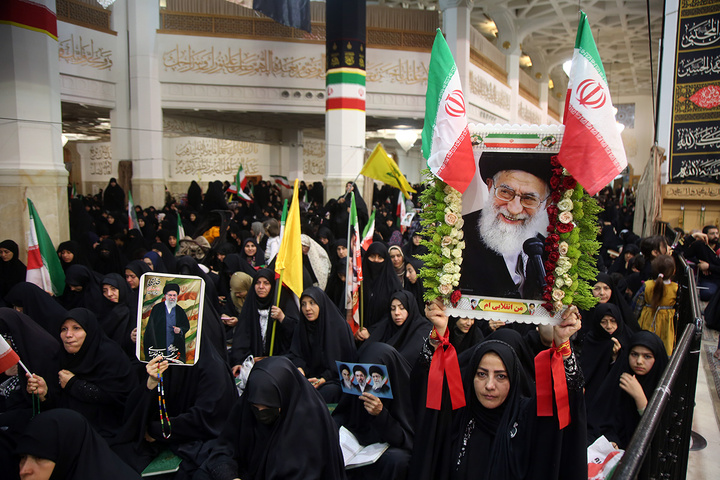 عزاداری شام اربعین امام شهید در حرم کریمه اهل بیت (س)