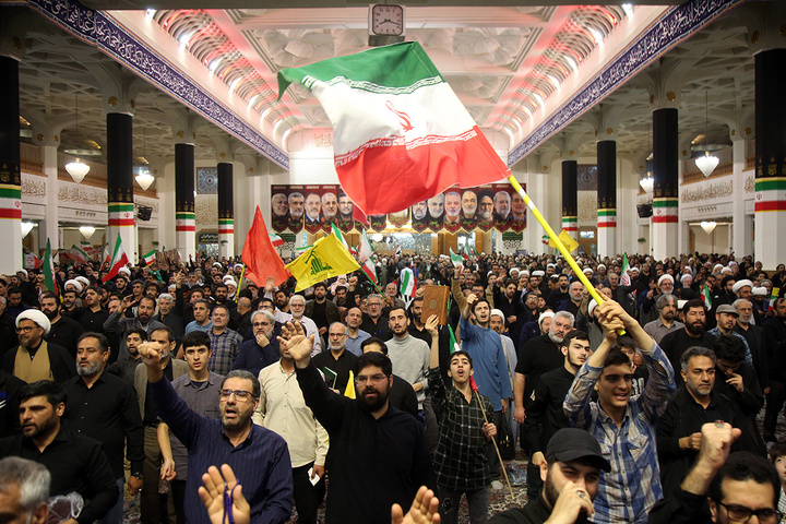 عزاداری شام اربعین امام شهید در حرم کریمه اهل بیت (س)