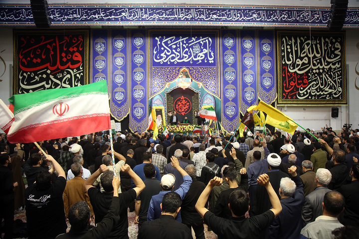 عزاداری شام اربعین امام شهید در حرم کریمه اهل بیت (س)