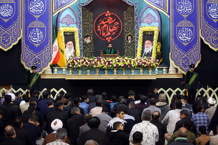 عزاداری شام اربعین امام شهید در حرم کریمه اهل بیت (س)