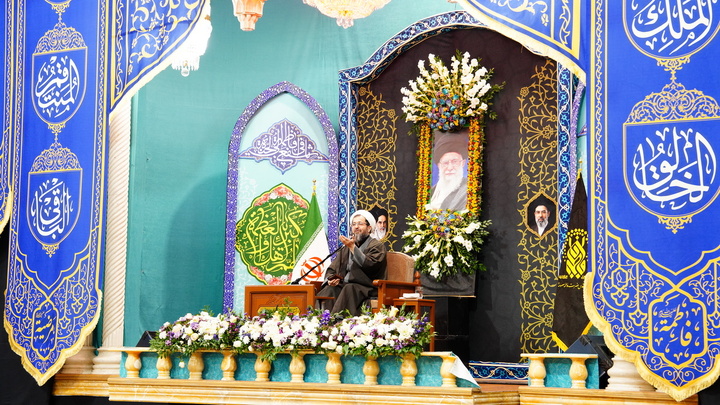 فرماندهان نظامی و مردان دیپلماسی همه سرباز رهبر انقلاب هستند