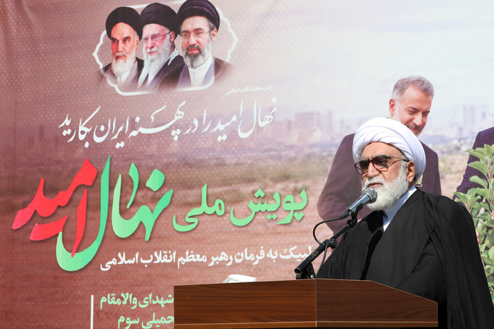 تولیت آستان قدس رضوی در آیین روز درختکاری در باغ امام رضا(ع)