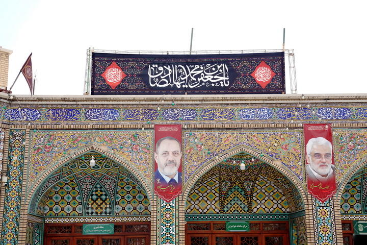 حرم بانوی کرامت در سوگ شهادت امام صادق(ع) سیاه‌پوش شد