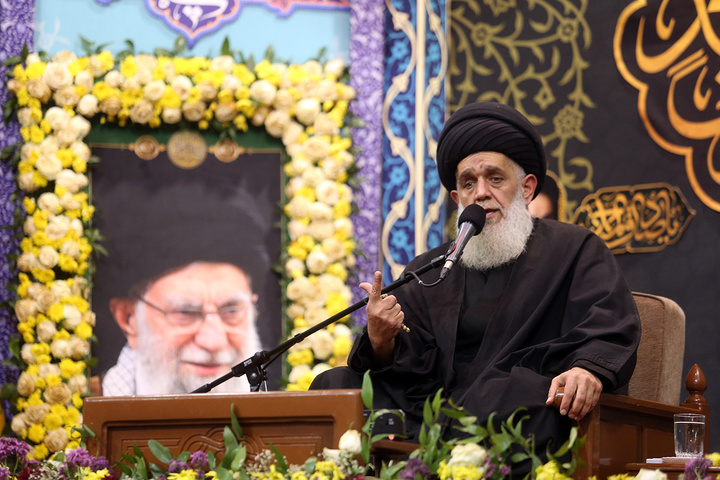 عزاداری شب شهادت رئیس مذهب شیعه در حرم حضرت معصومه (س)