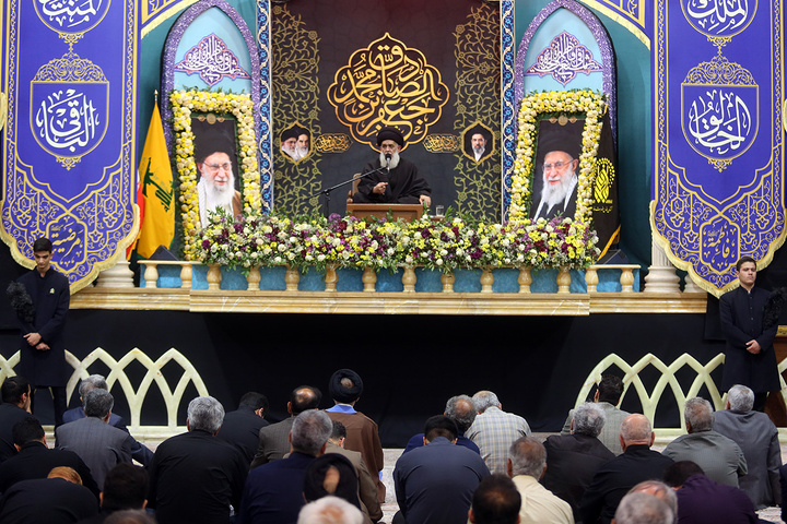 عزاداری شب شهادت رئیس مذهب شیعه در حرم حضرت معصومه (س)