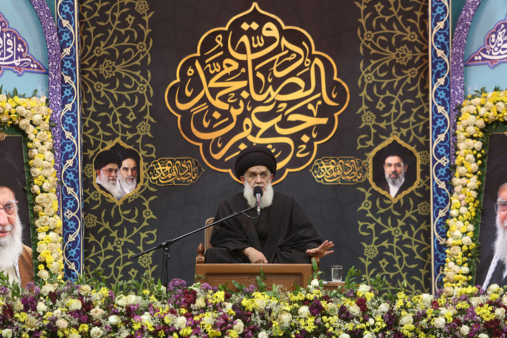 عزاداری شب شهادت رئیس مذهب شیعه در حرم حضرت معصومه (س)