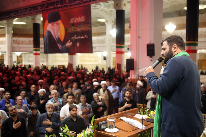 عزاداری شب شهادت رئیس مذهب شیعه در حرم حضرت معصومه (س)