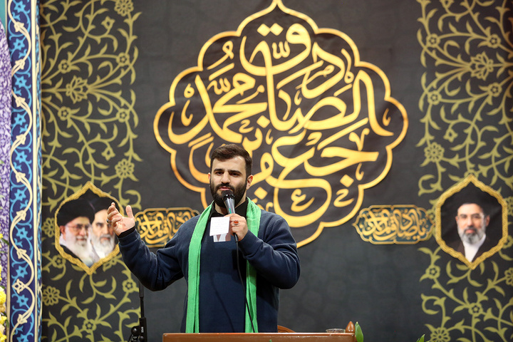 عزاداری شب شهادت رئیس مذهب شیعه در حرم حضرت معصومه (س)