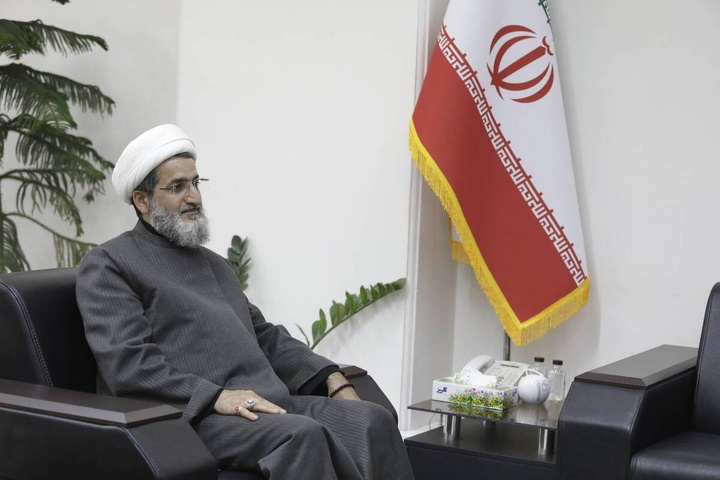 مشارکت زائران خارجی در وقف و نذر پیوند آنان را با حرم رضوی ارتقا می‌دهد