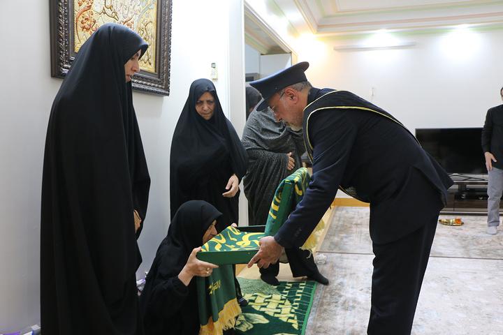 عطر حرم بانوی کرامت در منزل خانواده شهدا پیچید11