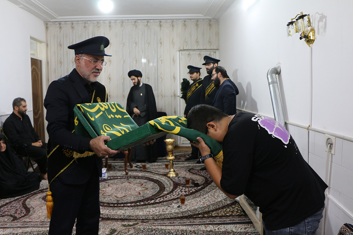 عطر حرم بانوی کرامت در منزل خانواده شهدا پیچید11