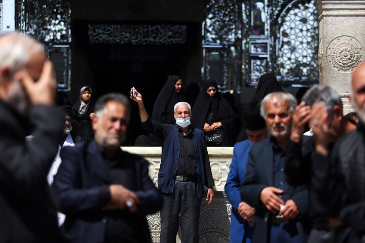 عرض ارادت دسته‌جات عزاداری امام صادق (ع) در حرم بانوی کرامت