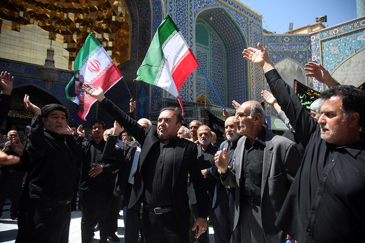 عرض ارادت دسته‌جات عزاداری امام صادق (ع) در حرم بانوی کرامت