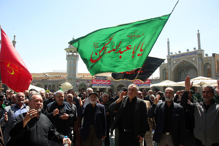 عرض ارادت دسته‌جات عزاداری امام صادق (ع) در حرم بانوی کرامت