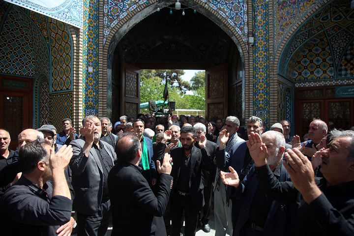 عرض ارادت دسته‌جات عزاداری امام صادق (ع) در حرم بانوی کرامت