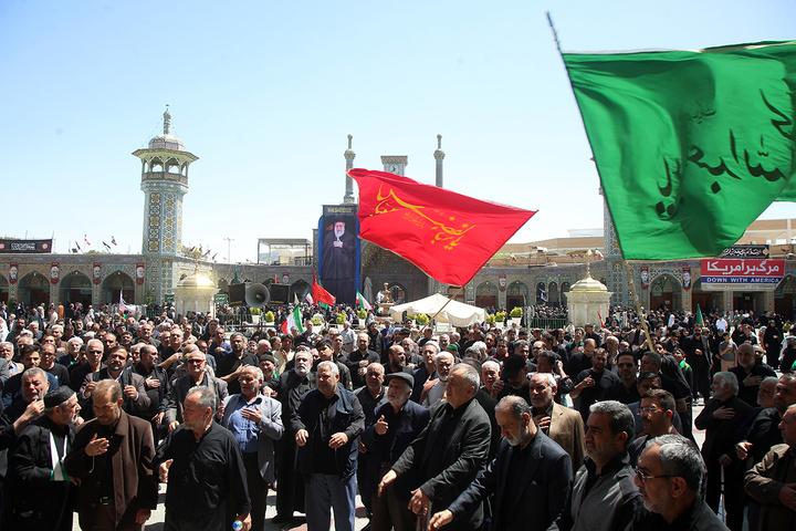 عرض ارادت دسته‌جات عزاداری امام صادق (ع) در حرم بانوی کرامت