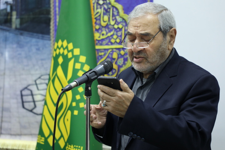 تجلیل تولیت حرم بانوی کرامت از مداحان و ذاکران در عرصه دفاع از انقلاب اسلامی همگام با مردم